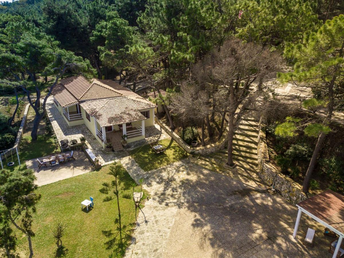 Azzuro Beach House - On The Beach & Private Pool, By Zantewize Vasilikos  Luaran gambar