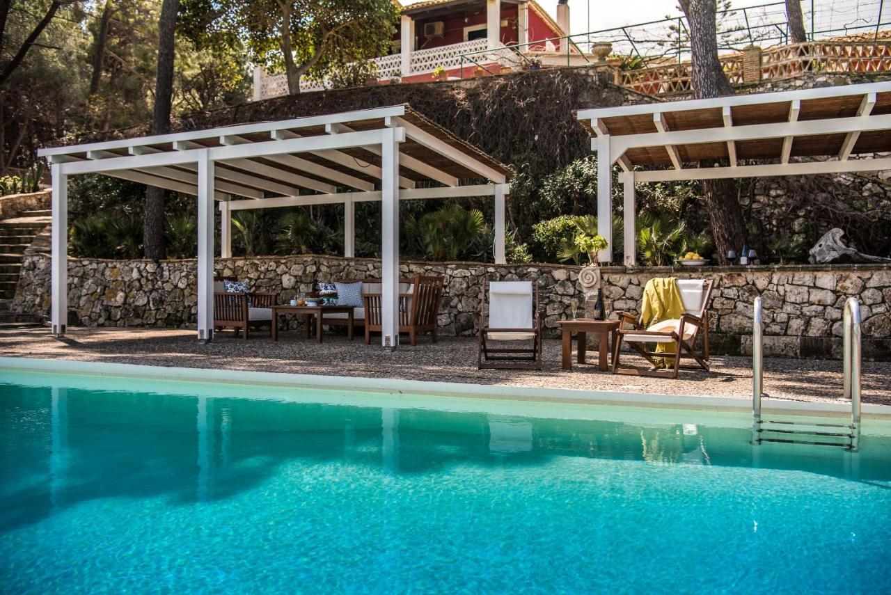 Azzuro Beach House - On The Beach & Private Pool, By Zantewize Vasilikos  Luaran gambar